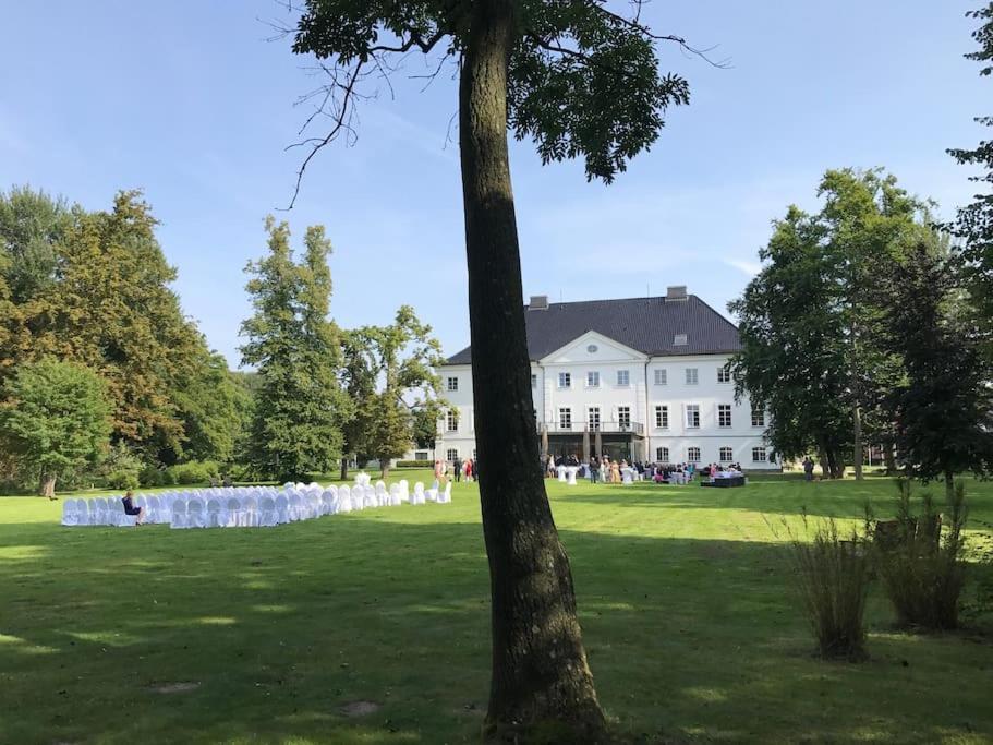 Stilvolles Reetdachhaus Coastline An Der Ostsee Gross Schwansee Exterior photo